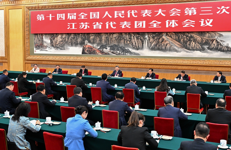 ??3月5日下午,中共中央總書(shū)記、國(guó)家主席、中央軍委主席習(xí)近平參加他所在的十四屆全國(guó)人大三次會(huì)議江蘇代表團(tuán)審議。